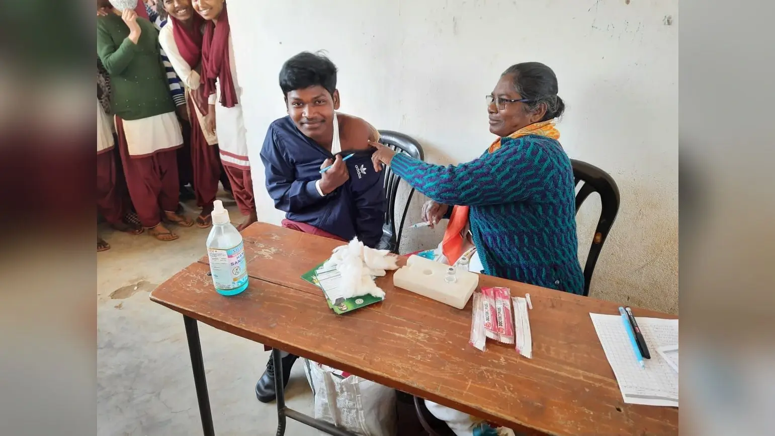 Jharkhand News: गढ़वा के रमकंडा में 90 फीसदी मतदाताओं को कोरोना वैक्सीन की पहली डोज, 45 फीसदी को दूसरी डोज