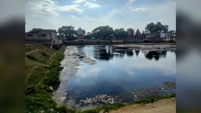 Varanasi News: काशी के महाराजा सहित 8 को नोटिस जारी, तालाब की जमीन का पट्टा करने का आरोप