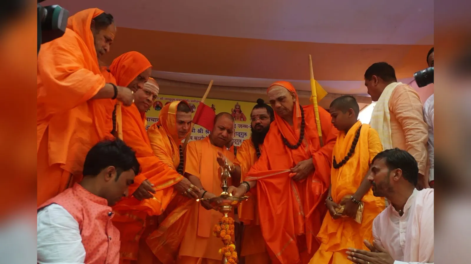 Varanasi: जानें जंगमबाड़ी मठ की खूबी जहां पहुंचे CM योगी, बोले- अयोध्या में हर संप्रदाय को देंगे जमीन