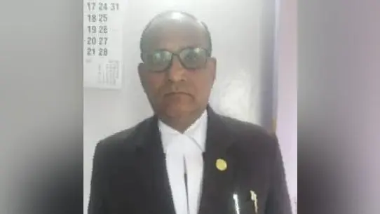 Varanasi News: वाराणसी में पुलिस और बदमाशों के बीच मुठभेड़, दो ढेर, एक फरार, सिपाही को भी लगी गोली