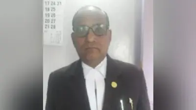 Varanasi News: वाराणसी में पुलिस और बदमाशों के बीच मुठभेड़, दो ढेर, एक फरार, सिपाही को भी लगी गोली