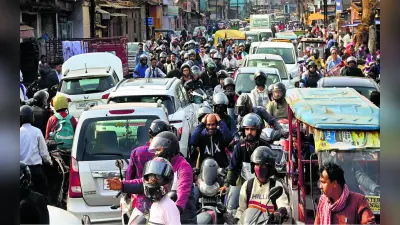 झारखंड में हर साल सड़कों पर बढ़ रही स्पेस मैनेजमेंट की समस्या, 24 जिलों में इस तरह बढ़े वाहन
