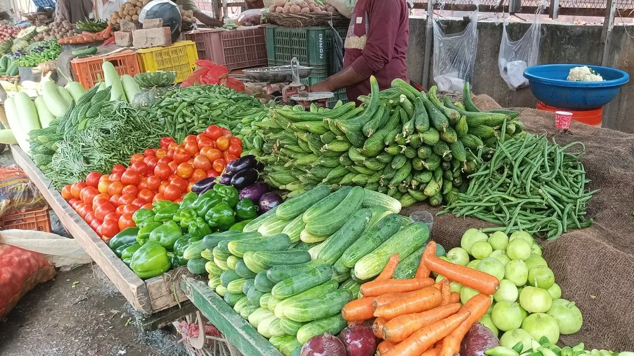 Inflation: टमाटर-प्याज के बाद अदरक में लगी आग, वित्त मंत्रालय ने कहा नई फसल आने पर ही कम होगी महंगाई