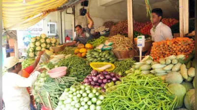 Farmers Protest : दिल्ली-एनसीआर में सब्जियों और फलों की कीमतें बेकाबू, मंडियों तक ट्रकों की आवाजाही बंद