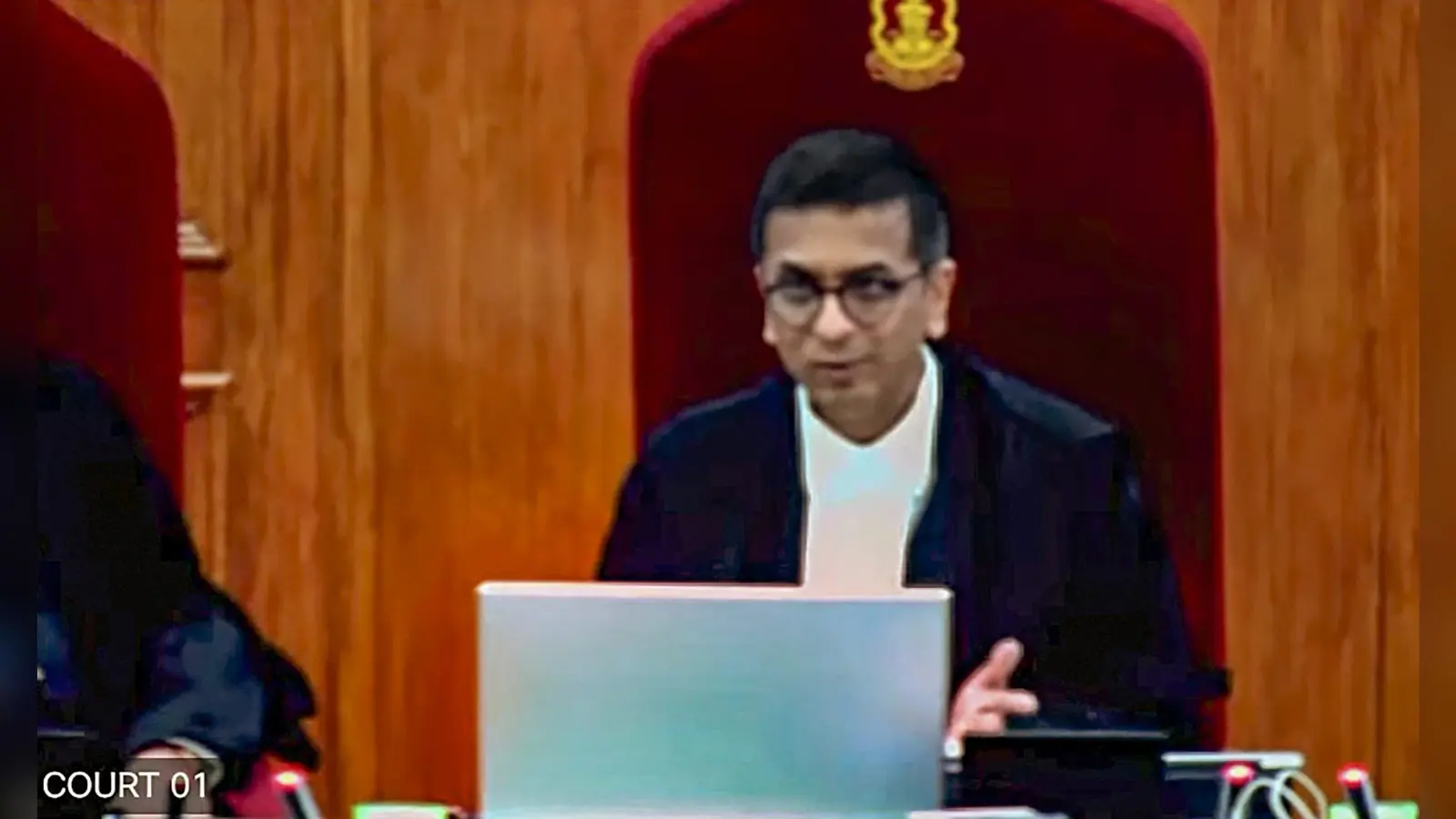 समलैंगिक शादियों को मान्यता देने से सुप्रीम कोर्ट का इनकार, पढ़ें फैसला सुनाते हुए जजों ने क्या कहा