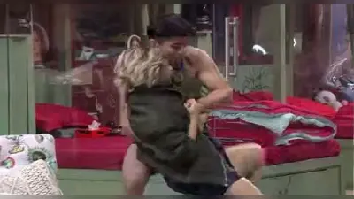 Bigg Boss OTT : नेहा भसीन और प्रतीक के बीच हुई हाथापाई, यूजर्स ने दिया ये रिएक्शन