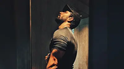 कैटरीना कैफ से दूर रहकर अपनी बॉडी पर खूब ध्यान दे रहे हैं Vicky Kaushal, फैस ने जमकर लिए मजे