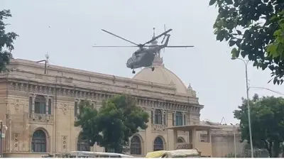 यूपी विधान भवन के ऊपर मंडराया हेलीकॉप्टर, हाई सिक्योरिटी जोन होने के कारण मचा हड़कंप!