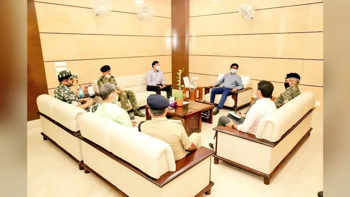 बिहार विधानसभा चुनाव से पहले झारखंड के मुख्यमंत्री हेमंत सोरेन से मिले गृह मंत्रालय के सुरक्षा सलाहकार