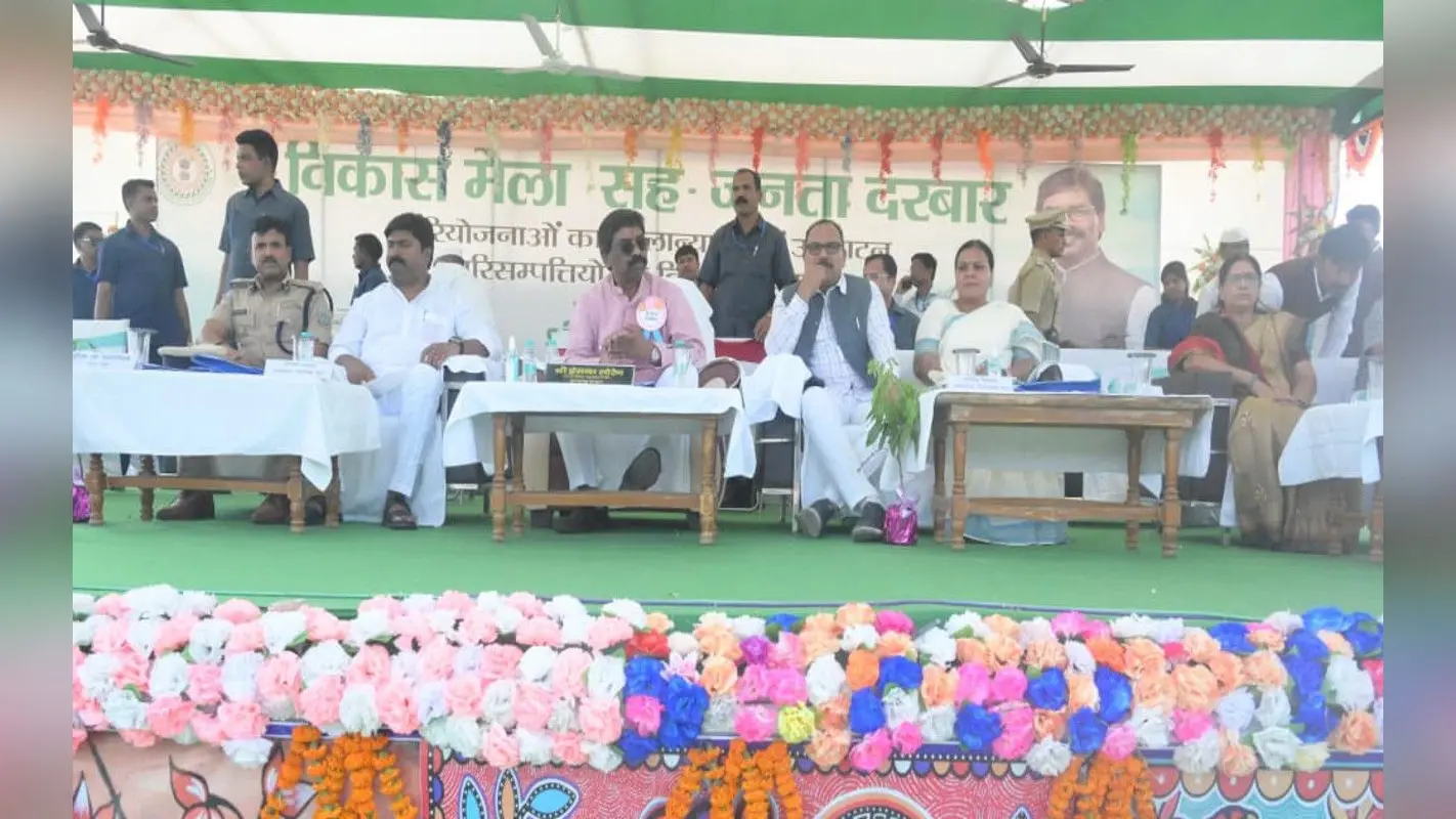 झारखंड में महिला मंडल चलाएगी PDS दुकान, CM हेमंत बोले-अवैध राशन कार्ड जल्द करे सरेंडर वर्ना सख्त कार्रवाई होगी