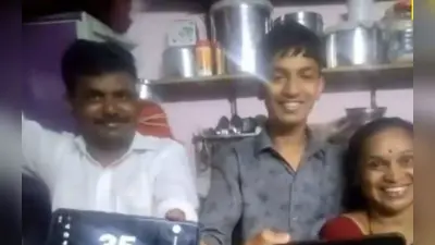 Bihar:सड़क पर भिड़ी कोचिंग की लड़कियां, एक-दूसरे को पटक कर मारा, बाल खींच चले लात-घूंसे,देखें Viral Video