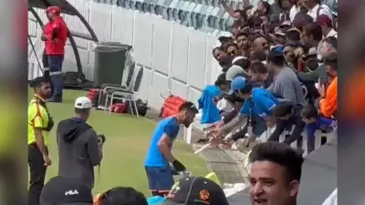 T20 World Cup: विराट कोहली ने अभ्यास मैच से पहले फैंस के साथ बिताया समय, दिया ऑटोग्राफ VIDEO