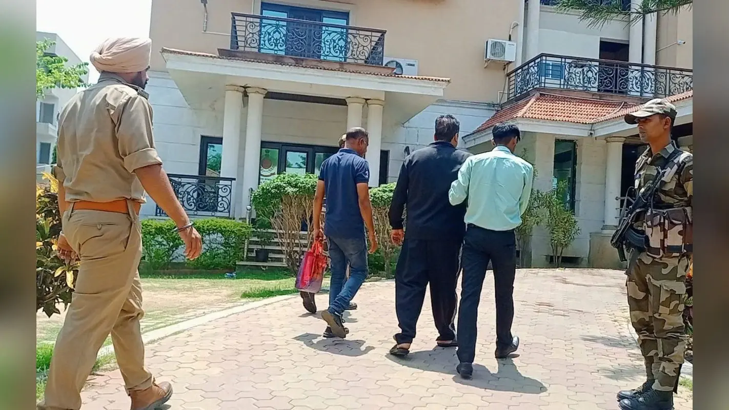 जमीन घोटाला: बीमार व्यापारी विष्णु अग्रवाल से नहीं हुई पूछताछ, खुद को निर्दोष बताने में नाकाम रहे छवि रंजन