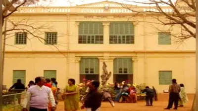 विश्व भारती में बीए-एमए फर्स्ट सेमेस्टर की ऑनलाइन होगी परीक्षा, छात्रों के आंदोलन के आगे झुका प्रशासन