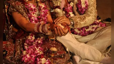 बिहार: प्रेमी से करें शादी या मंगेतर से? कन्फ्यूज हो गयी लड़की और पिट गया आशिक, जानिए किसके संग हुआ विवाह..