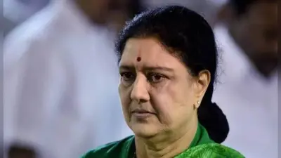 विधानसभा चुनाव से ठीक पहले तमिलनाडु में सियासी भूचाल, जयललिता की करीबी शशिकला ने राजनीति से लिया संन्यास