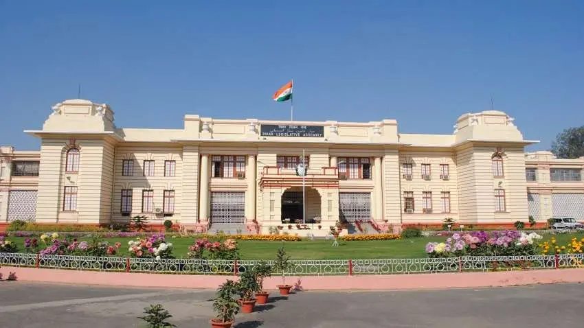 Bihar News: नीतीश कैबिनेट में 93 प्रतिशत मंत्री करोड़पति, मेवालाल सबसे ज्यादा रईस, ये मंत्री हैं कर्ज में डूबे