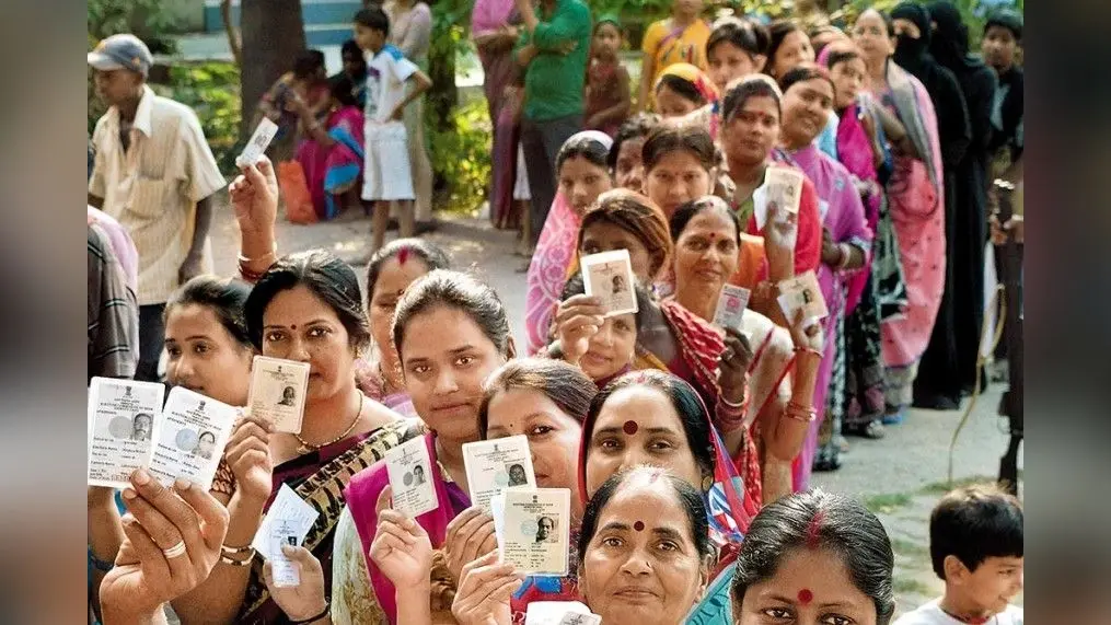 Voter ID Card चोरी या खो गया है? घर बैठे ऐसे बनाएं डुप्लीकेट वोटर आईडी कार्ड