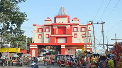 PHOTOS: भागलपुर में दुर्गा पूजा पंडालों की तस्वीरें देखिए, पूजन व आरती के लिए मंदिर पहुंच रहे भक्त..