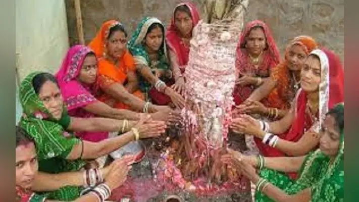 Vat Savitri Vrat Puja 2021: कब है वट सावित्री व्रत पूजा, जानें इस दिन महिलाओं को क्यों करनी चाहिए 16 श्रृंगार और इसका धार्मिक महत्व…