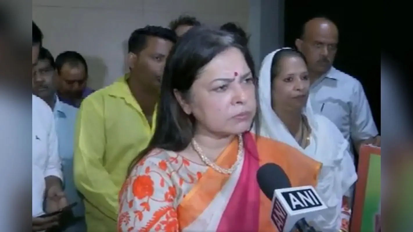 हिंसा पर बोलीं केंद्रीय मंत्री मीनाक्षी लेखी, बंगाल में अराजक स्थिति, नहीं हो रहा कोर्ट के आदेश का सम्मान