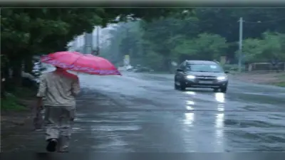 Weather Forecast 2 Days: दिल्ली में छाए रहेंगे बादल, इन राज्यों में बारिश की संभावना, जानें क्या है रिपोर्ट