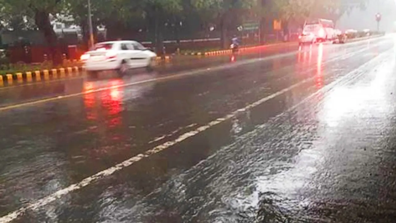 Jharkhand Weather Forecast News: दुर्गापूजा में बारिश ने डाली खलल, झारखंड में पांच अक्टूबर तक राहत नहीं