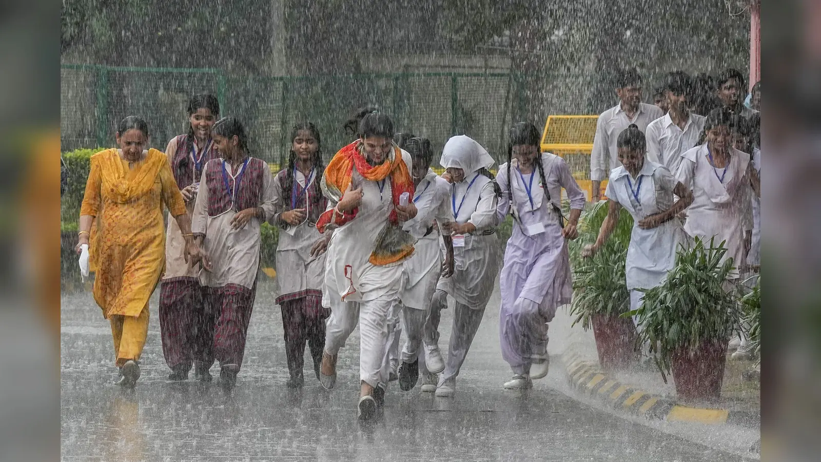 Weather Forecast: इन इलाकों में होगी भारी बारिश, जानें यूपी-बिहार सहित अन्य राज्यों का हाल