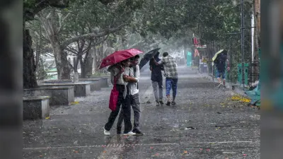 Weather Forecast: भयंकर चक्रवाती तूफान बन गया है बिपरजॉय, इन राज्यों में हो सकती है बारिश