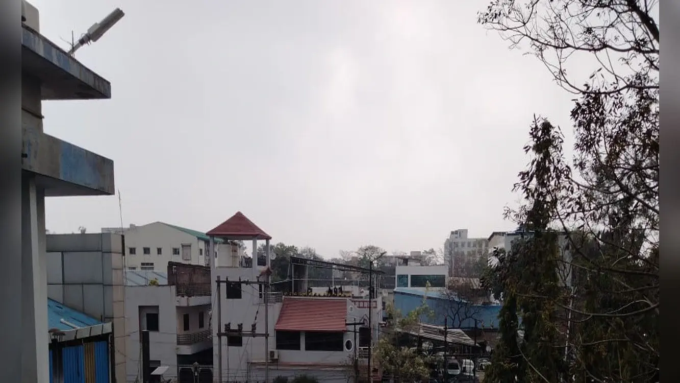 Bengal Weather Update: बंगाल में बदला मौसम का मिजाज, अगले 48 घंटे में राजधानी कोलकाता सहित इन जिलों में होगी बारिश