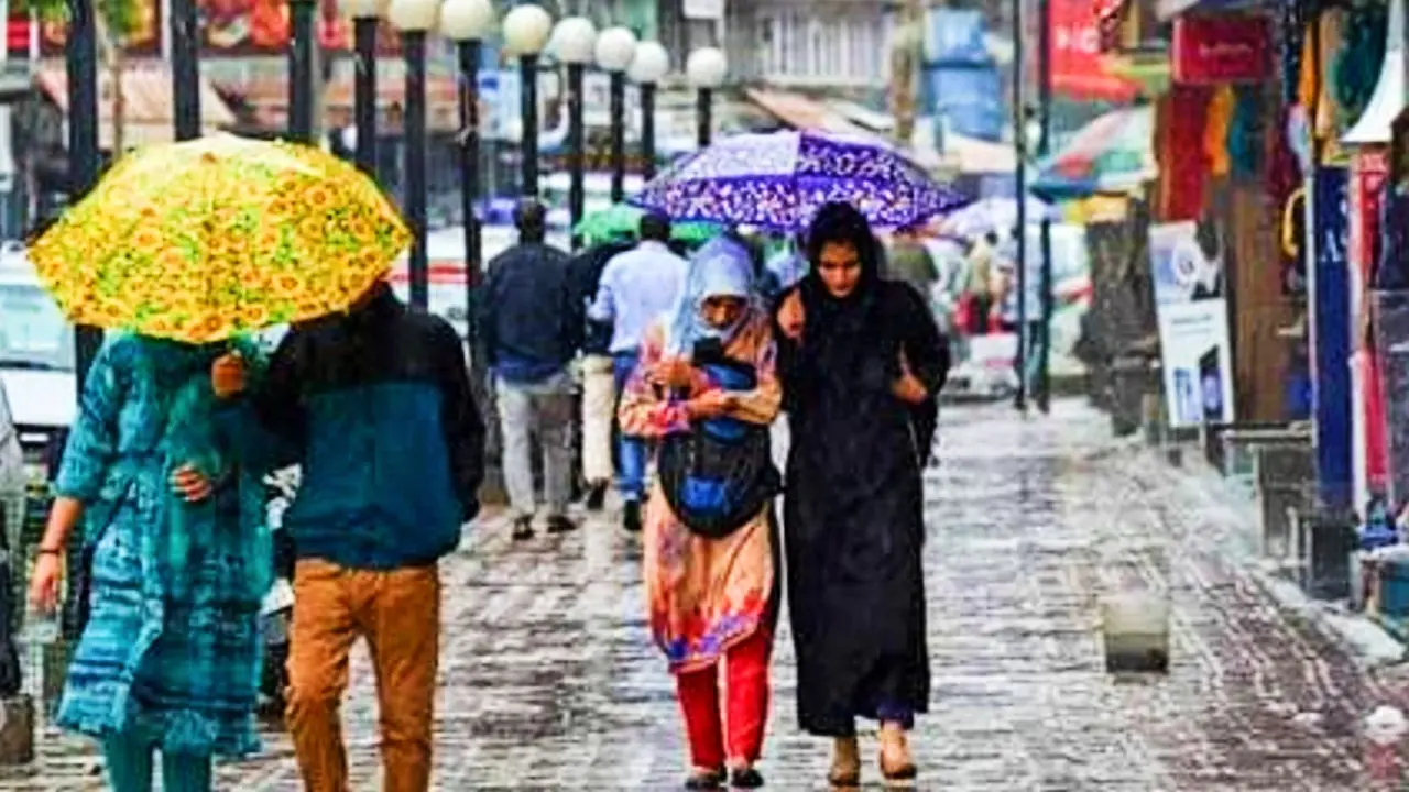 Weather Forecast: पश्चिमी विक्षोभ के कारण इन राज्यों में होगी भारी बारिश, जानिए अपने इलाके का मौसम