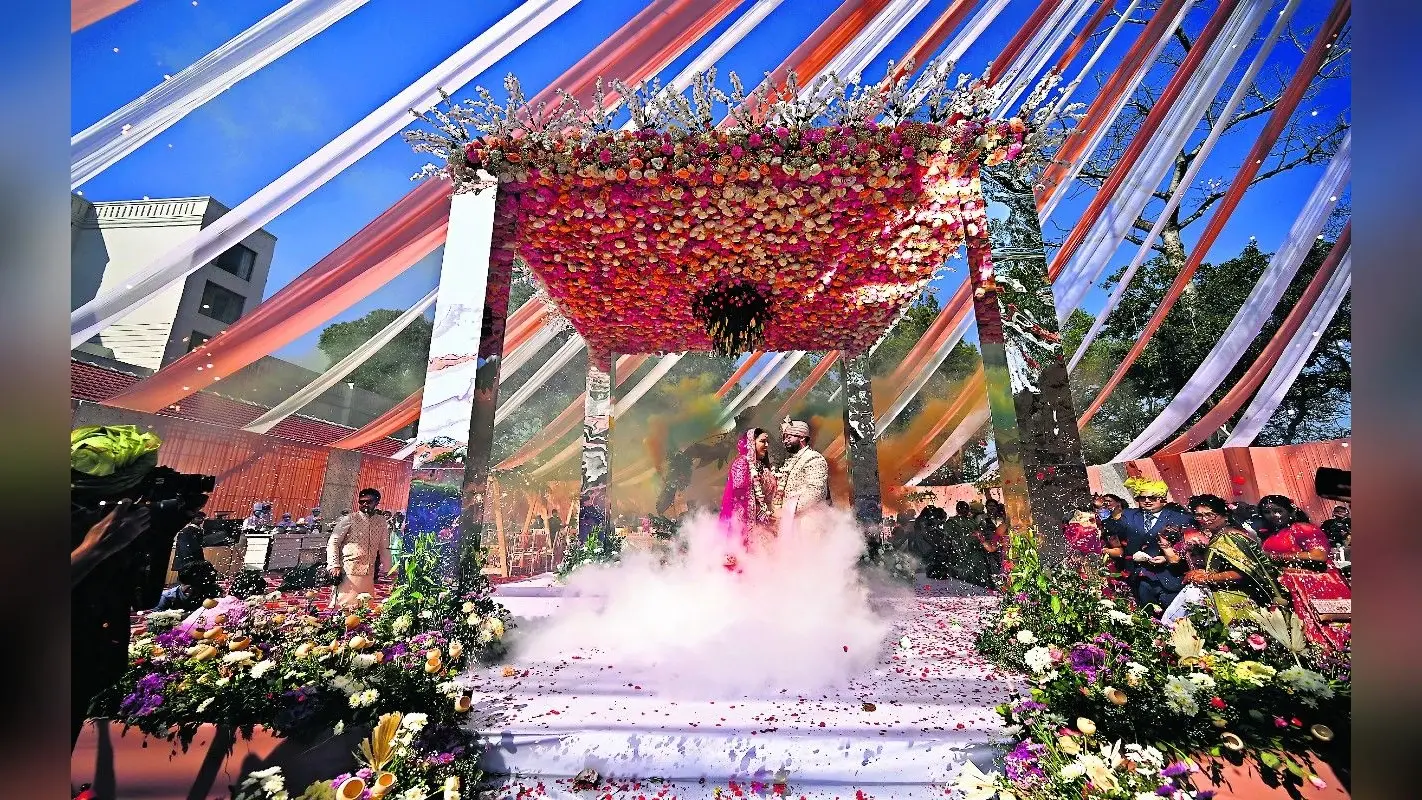 24 नवंबर से शुरू हो रहा विवाह का शुभ मुहूर्त, इस बार रां���ी में ओपेन एयर और सिनेमैटिक डेकोरेशन ट्रेंड में