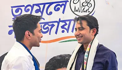 बंगाल में कांग्रेस के इकलौते विधायक बायरन विश्वास तृणमूल कांग्रेस में शामिल, अभिषेक बनर्जी ने दिलायी सदस्यता