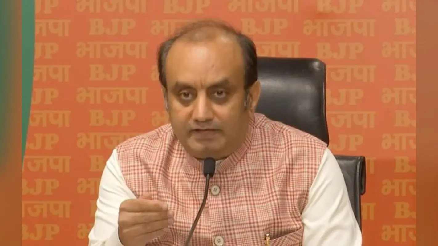‘चिंगारी का खेल बुरा होता है’, बंगाल हिंसा को लेकर बीजेपी ने ममता बनर्जी पर साधा निशाना