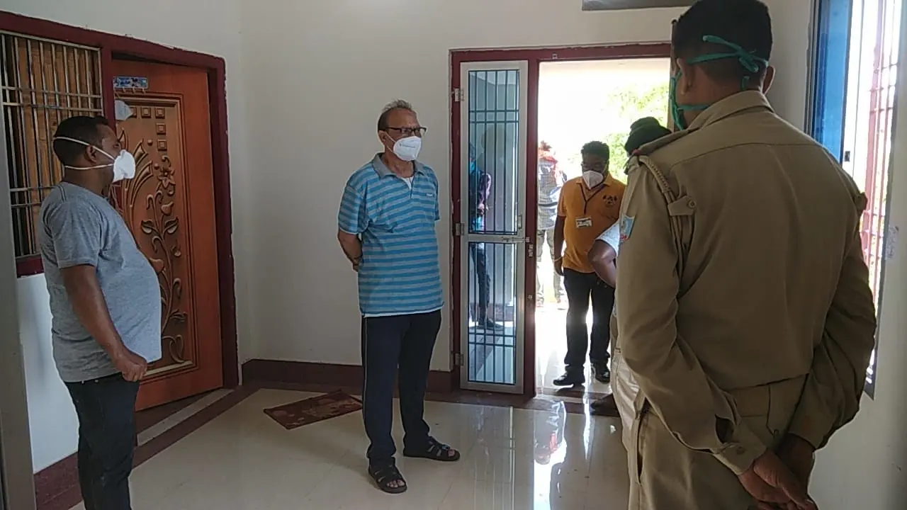संदिग्ध अवस्था में अपने घर पर मृत पाये गये सदर अस्पताल के जिला लेखा प्रबंधक अरविंद अकेला
