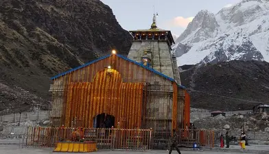 Kedarnath Reopen 2021: छह महीने बाद विधि-विधान से खुला बाबा केदारनाथ का कपाट, कोरोना महामारी से बचाव के लिए की गयी प्रार्थना