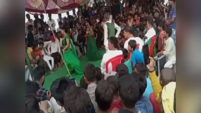 स्वतंत्रता दिवस पर पटना में मुखिया ने उड़ाई कोविड-19 प्रोटोकॉल की धज्जियां, रात भर बार-बालाओं के लगे ठुमके