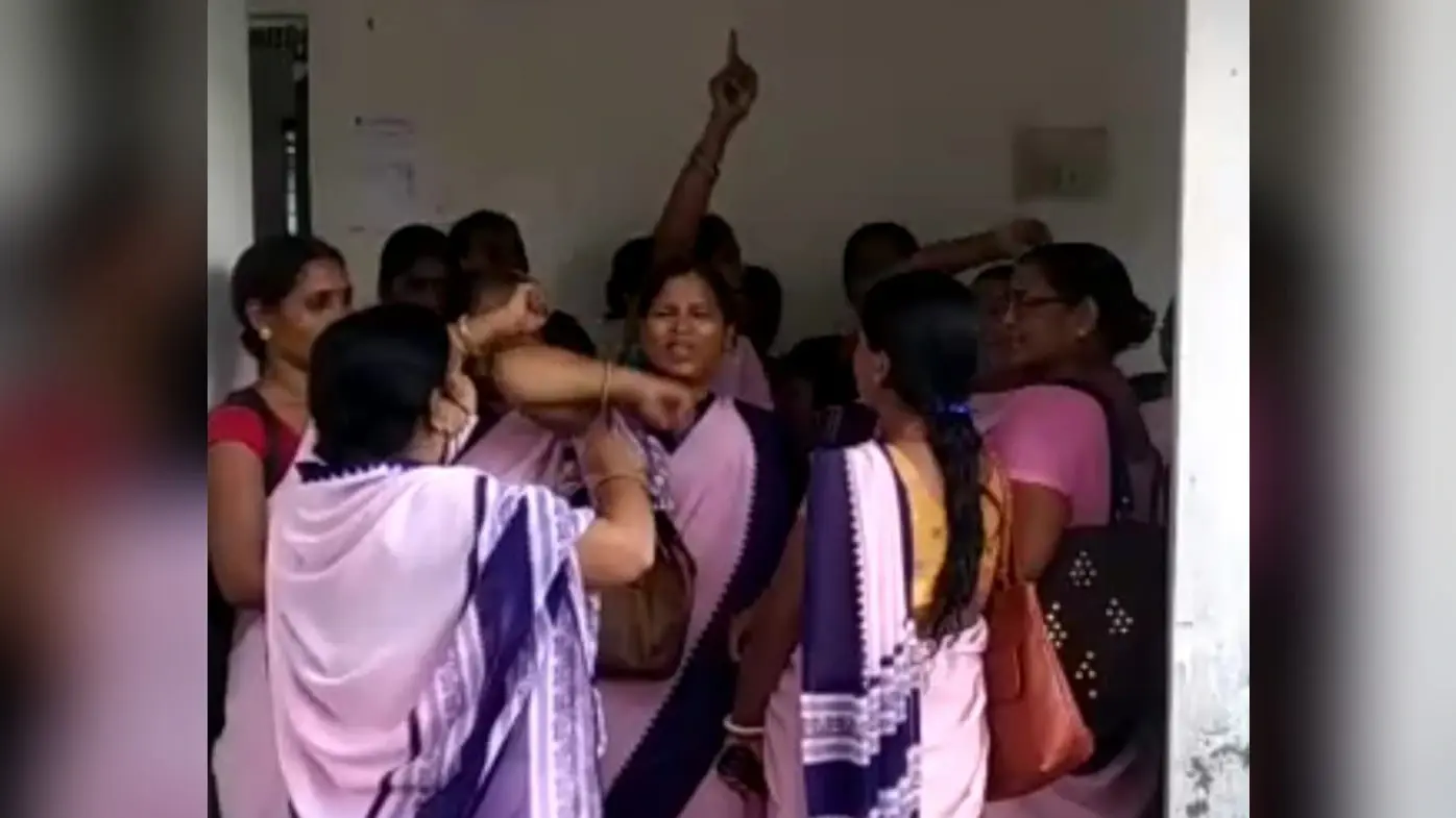 मानदेय को लेकर नौबतपुर रेफरल अस्पताल में आशा कार्यकर्ताओं का हंगामा