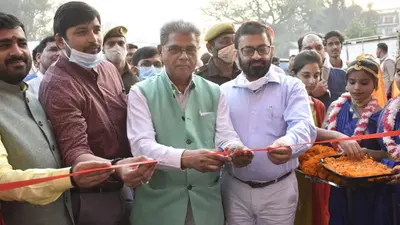 Bareilly News: बरेली क्लब में विकास दीपोत्सव मेले का आगाज, डीएम-विधायक ने एक-एक स्टॉल का किया निरीक्षण