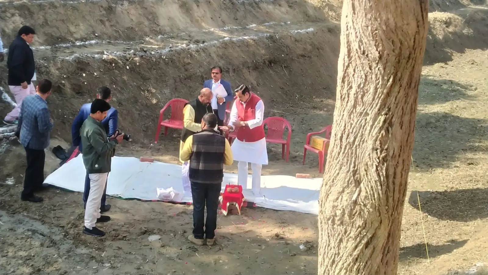 Bareilly News: जलशक्ति मंत्री ने नहर सफाई कार्य का किया शुभारंभ, कहा- 30 नवंबर तक नहरों में छोड़ा जाएगा पानी