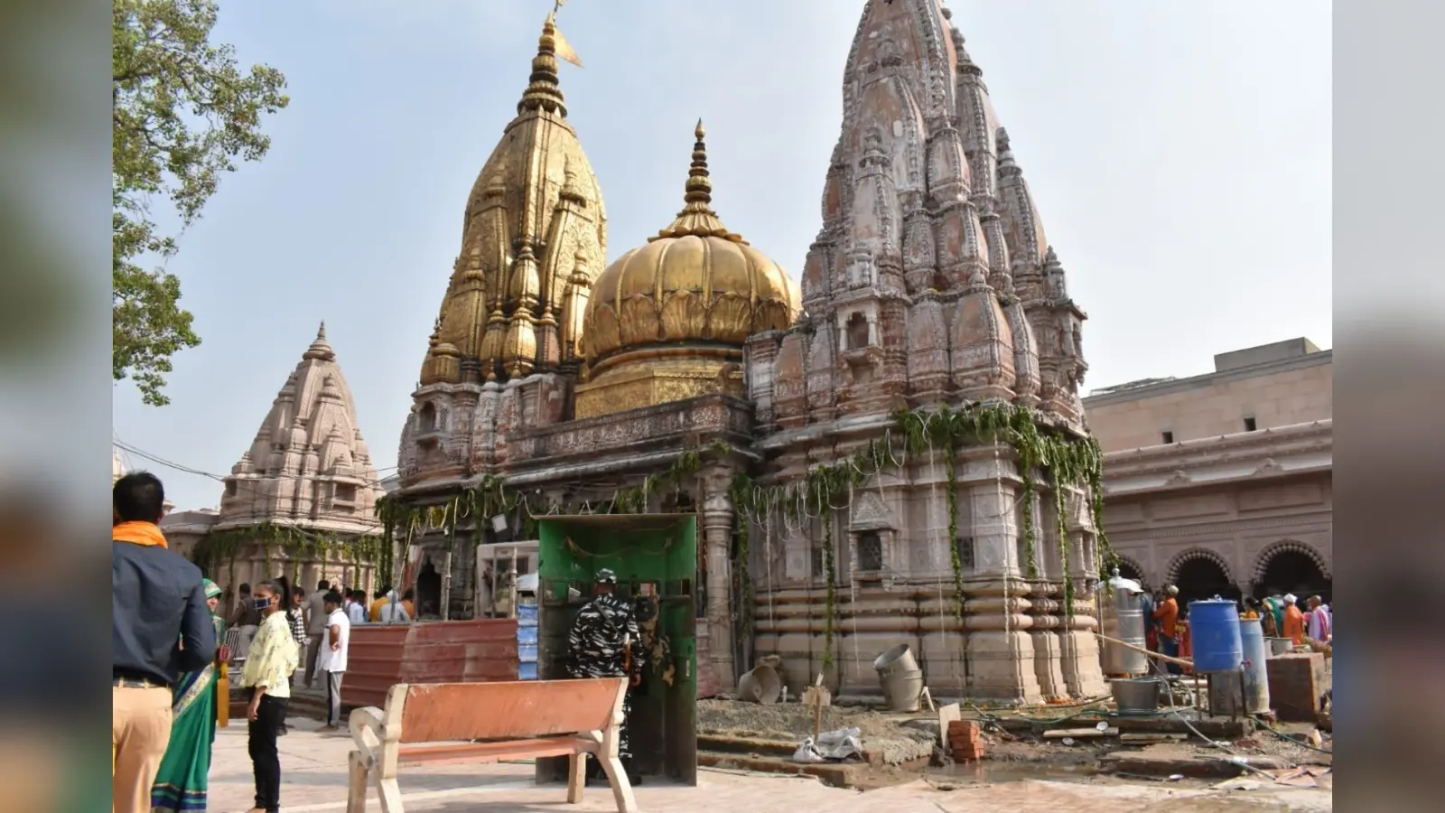 Varanasi News: काशी विश्वनाथ धाम की होगी भव्य सजावट, इतने टन फूलों का ऑर्डर