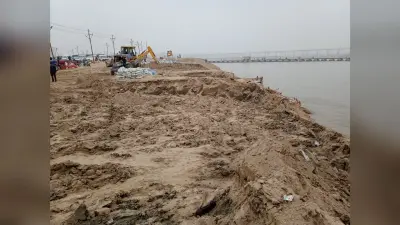 Photos: संगम नगरी में माघ मेले की तैयारियां अंतिम दौर में, देखें तस्वीरें