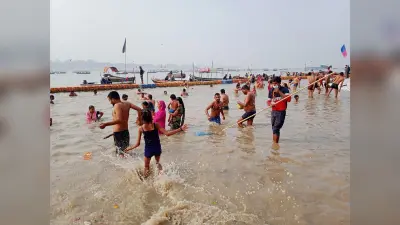 Paush Purnima के दिन माता लक्ष्मी पर 11 कौड़ियां चढ़ाकर हल्दी से करें तिलक,जानें इस दिन के स्नान का महत्व