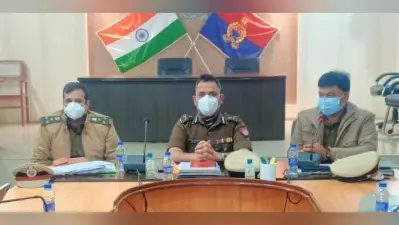 यूपी विधानसभा चुनाव को लेकर पुलिस आयुक्त ने ली समीक्षा बैठक, आधिकारियों को दिए दिशा-निर्देश