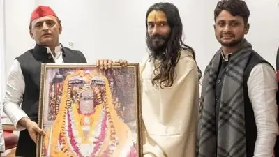 हनुमानगढ़ी मंदिर के महंत कल्याण दास ने अखिलेश यादव से की मुलाकात, सीएम बनने का दिया आशीर्वाद