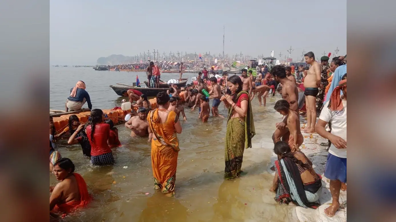 मौनी अमावस्या पर लाखों श्रद्धालुओं ने लगाई संगम में डुबकी, स्वामी अवमुक्तेश्वरा नंद ने कही ये बात