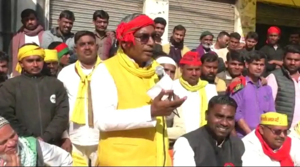 हमारी सरकार बनने के बाद बाइक पर फ्री होगी 3 लोगों की सवारी, नहीं कटेगा चालान- ओम प्रकाश राजभर