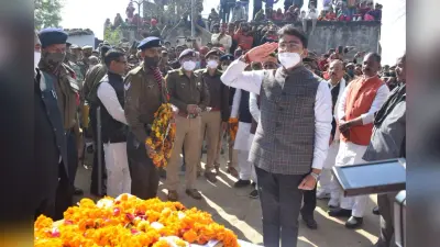 शहीद मनीष पांडेय पंचतत्व में हुए विलीन, हजारों की संख्या में श्रद्धांजलि देने पहुंचे लोग