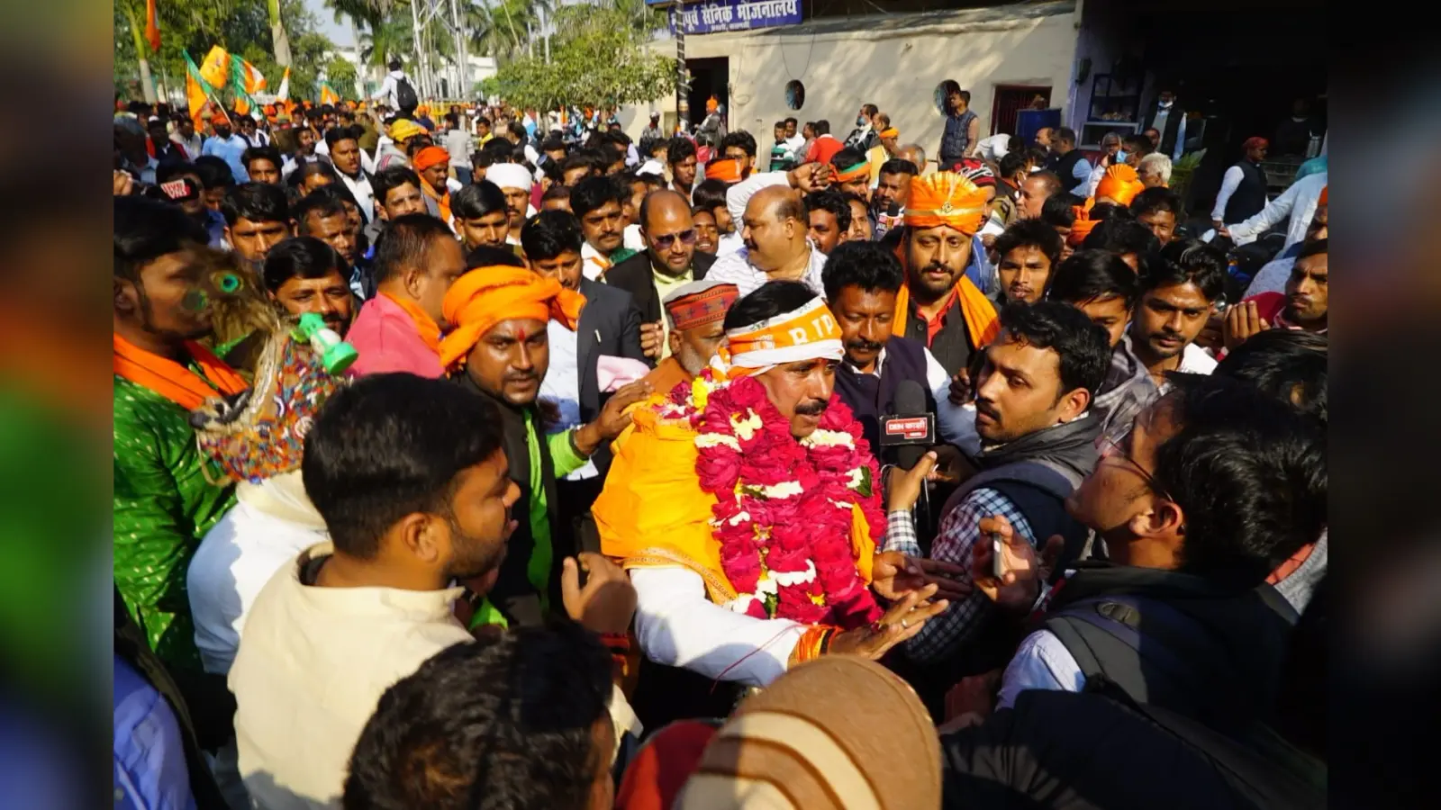 UP Election 2022: अनिल राजभर के पास एक करोड़ रुपये से अधिक की संपत्ति, इस्तेमाल करते हैं इतने लाख का फोन