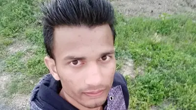 Bareilly News: पांच महीने से गायब है बेटा, कार्रवाई न होने पर मां-बाप ने SSP ऑफिस के बाहर दिया धरना